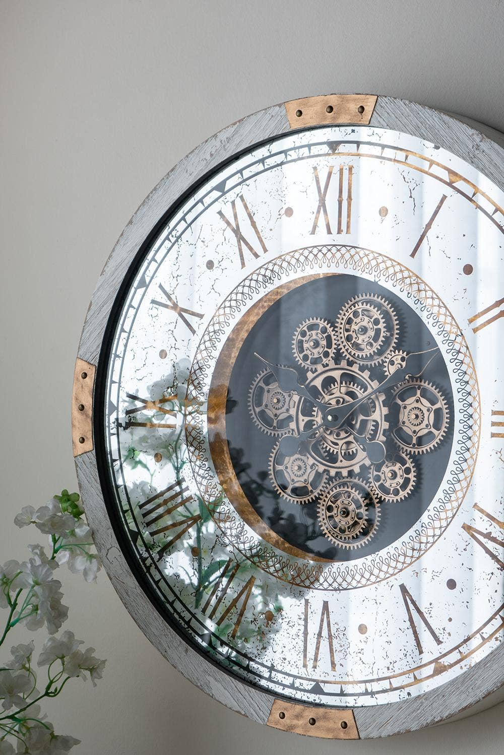 D25x3" Round Gear Clock with Distressed White Finish 1EA/CTN